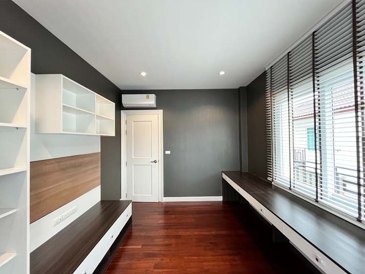 House with Shared Pool in Sukhumvit 